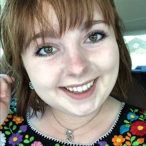 Meet your Posher, Abigail